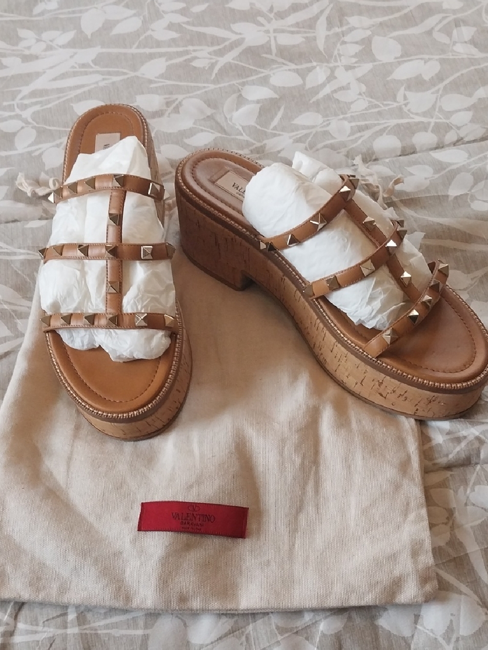 Valentino Garavani Tan Espradille Slides. Euc Size 41